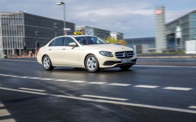 Η Mercedes-Benz επιστρέφει στην κατηγορία που ήταν κυρίαρχη και βάζει φρένο στην BYD