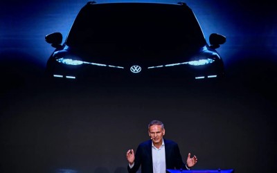 Η Volkswagen το ενέκρινε ομόφωνα - Κόβει το 50% των μοντέλων και 50.000 θέσεις εργασίας