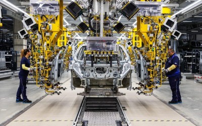 Ξεπουλάει το SUV της BMW – Το εργοστάσιο δουλεύει 24/7 για να προλάβει τις παραγγελίες!