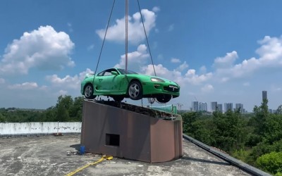 Μετά από 20 χρόνια κατέβασαν Toyota Supra από την οροφή - Τι λέτε ότι είχε πάθει