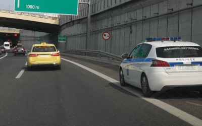 Αττική Οδός: Οδηγός Ταξί απειλείται με πρόστιμο 2.000 ευρώ – Τι επικίνδυνο έκανε; 