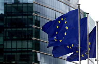 Έκτακτο: Η Ευρώπη βάζει νερό στο κρασί της – Κινητήρες βενζίνης στα αυτοκίνητα και μετά το 2035