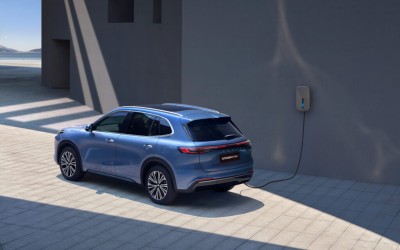Geely Starray EM-i: Πόση τεχνολογία χωράει σε ένα SUV;