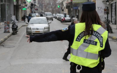 Σε ένα χρόνο 175.987 οδηγοί έκαναν αυτήν την παράβαση - Έχει πρόστιμο έως 1.000 ευρώ και αφαίρεση διπλώματος για 180 μέρες 