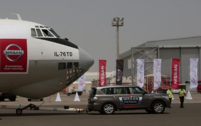 Nissan Patrol ρυμουλκεί αεροπλάνο για Guinness

