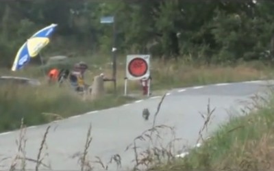 Video: Αγωνιστικό vs Λαγός σε ασφάλτινο ράλι

