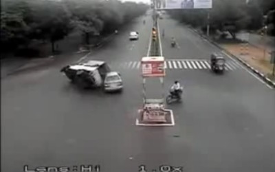 Video: Αυτά συμβαίνουν μόνο στο Δελχί