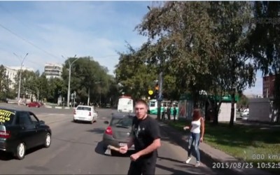 Video: Ρώσος με τσεκούρι και …πιστόλι
