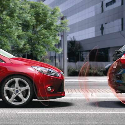 Το Ford Focus σταματά μόνο του (video)