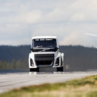 Έσπασε το ρεκόρ το Volvo των 2.400PS (video)