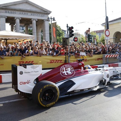 Η Alfa Romeo Sauber F1 έβαλε… φωτιά στο Μιλάνο