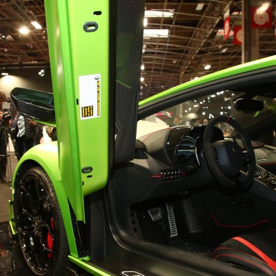 4+1 supercars που είδαμε στο Παρίσι