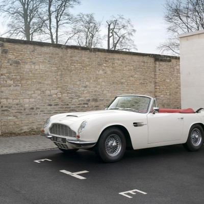 Η Aston Martin βρήκε τον τρόπο να κάνει αθάνατα τα ιστορικά αυτοκίνητα