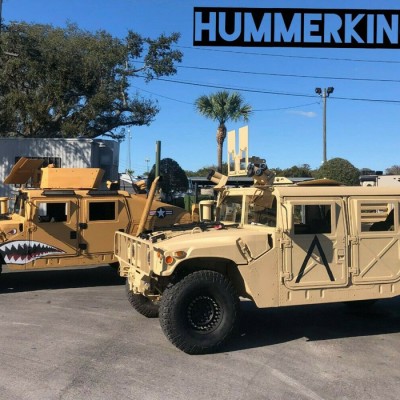 Ψάχνεις κάτι επιβλητικό; Τι λες για ένα στρατιωτικό Humvee;