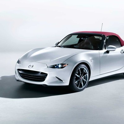 Η Mazda δωρίζει 50 MX-5 στους ήρωες του κορονοϊού
