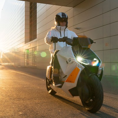 Ένα ηλεκτρικό scooter με φουλ τεχνολογία: το BMW Motorrad Definition CE 04
