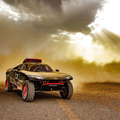 Εξαντλητικές οι δοκιμές του Audi RS Q e-tron στο Μαρόκο, με τις υψηλές θερμοκρασίες και τις αμμοθύελλες να πρωταγωνιστούν