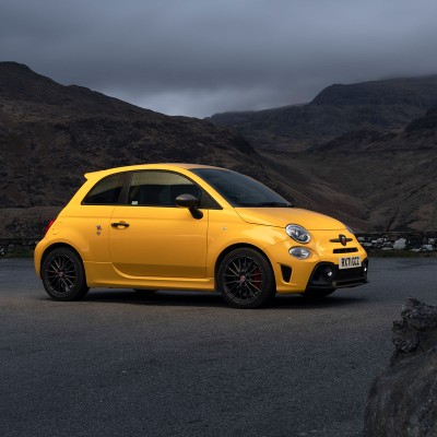 H Abarth αποκαλύπτει τους 20 καλύτερους δρόμους για οδήγηση σε Βρετανία και Ιρλανδία