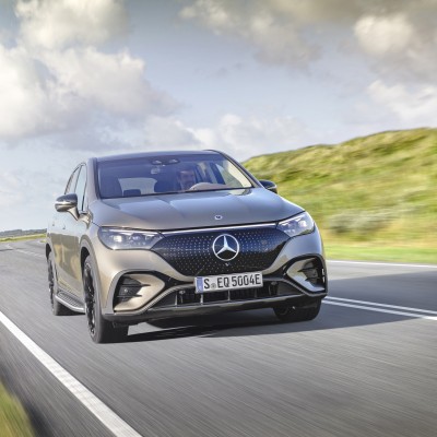 Ολοκαίνουρια Mercedes EQE SUV με αυτονομία 590 km [video]