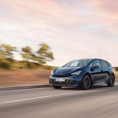 CUPRA Born: Επιδόσεις, στιλ και βιωσιμότητα σε τέλεια αρμονία