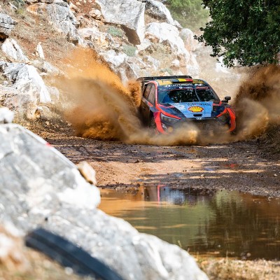 ΕΚΟ Ράλλυ Ακρόπολις: Ο Thierry Neuville στην κορυφή μετά την πρώτη ημέρα