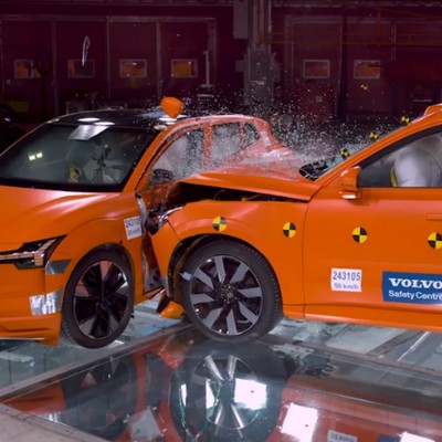 H Volvo τράκαρε το EX30 με το EX90 - Ποιος είναι ο νικητής;