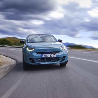 Δοκιμή FIAT 600 Hybrid: Εις το όνομα του πατρός