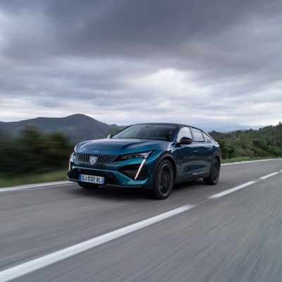 4 λόγοι για να αποκτήσεις τώρα το Peugeot 408 Hybrid