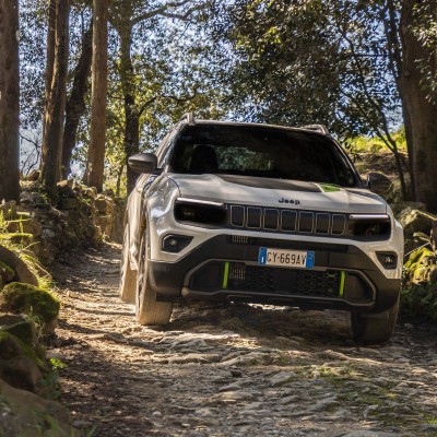 Οδηγούμε στην Ιταλία το Jeep Avenger 4xe - Υβριδικό και τετρακίνητο B-SUV