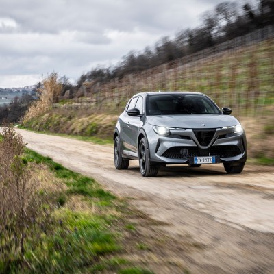 Δοκιμή Alfa Romeo Junior Ibrida Q4: Το παζλ συμπληρώθηκε