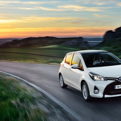 Γιατί το Toyota Yaris Hybrid του 2015 είναι τόσο ακριβό;