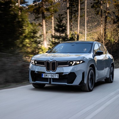 Οδηγούμε στην Ελλάδα τη νέα BMW iX3 50 xDrive