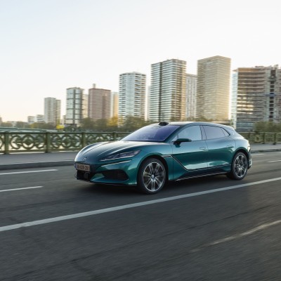 Άνοιξαν οι παραγγελίες για το κινεζικό αυτοκίνητο που φορτίζει σε 5 λεπτά - Με τιμή στην Ευρώπη από 117.500 ευρώ