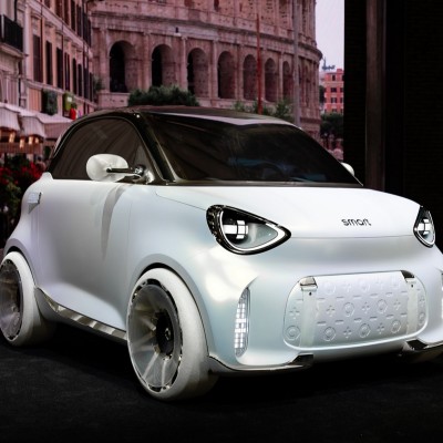 Αποστολή στη Ρώμη: Το θρυλικό fortwo επιστρέφει ως smart #2 – Το είδαμε από κοντά