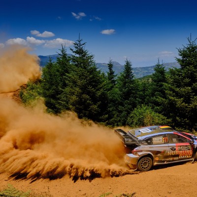 EKO Ράλλυ Ακρόπολις: Neuville και Ogier σε μάχη δευτερολέπτων