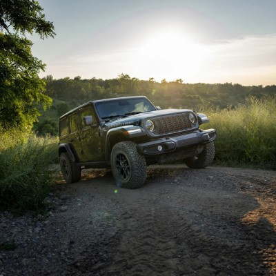 Αυτή είναι η πιο dark έκδοση του Jeep Wrangler