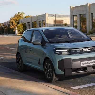 Νέο Dacia Spring: Το είδαμε από κοντά στο Παρίσι - Οι πρώτες τιμές