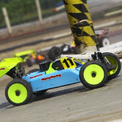 Έλληνας Πρωταθλητής στα 1/8 Buggy (Senior)