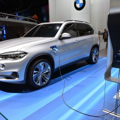 BMW X5 eDrive: Η X5 μπαίνει στην πρίζα