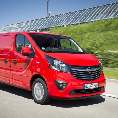 ΟΔΗΓΟΥΜΕ Opel Vivaro 2014