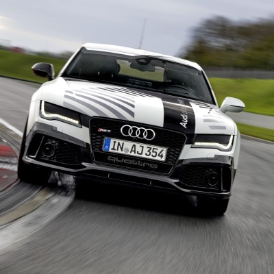 Το RS7 γυρίζει το Hockenheim χωρίς οδηγό -VIDEO