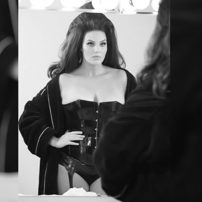 Video: Λάτεξ και χυμώδη κορίτσια στο THE CAL 2015