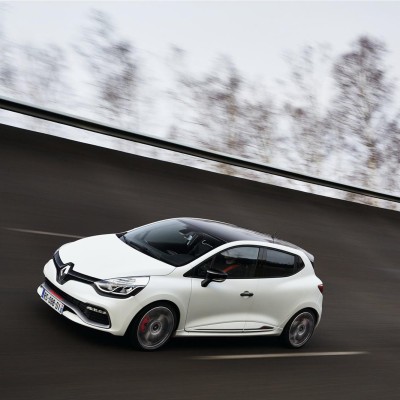 Νέο Clio RS Trophy με 220 ίππους