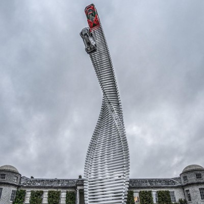 Γλυπτό της Mazda στο Goodwood