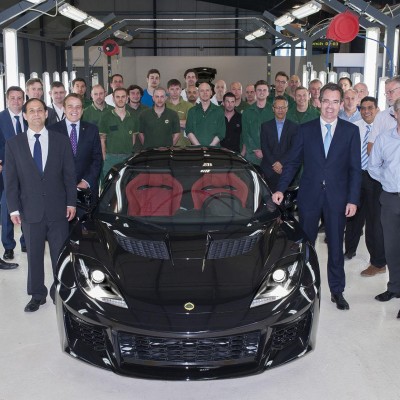 Η 1η Lotus Evora 400 στη γραμμή παραγωγής