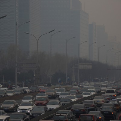 Συναγερμός λόγω νέφους στο Πεκίνο