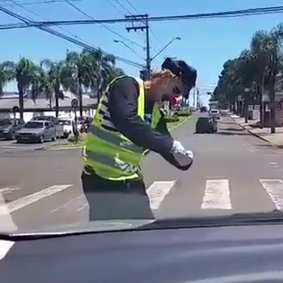 Ο καλύτερος «καλλιτέχνης του δρόμου» (video)