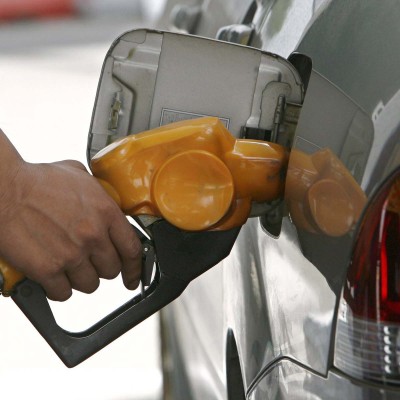 Νέοι φόροι και αυξήσεις στα καύσιμα