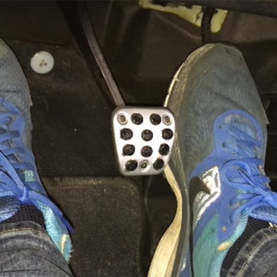 Πώς γίνεται το burnout με χειροκίνητο κιβώτιο; (video)