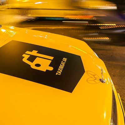 Κόντρα για ταξί και Beat στη Βουλή